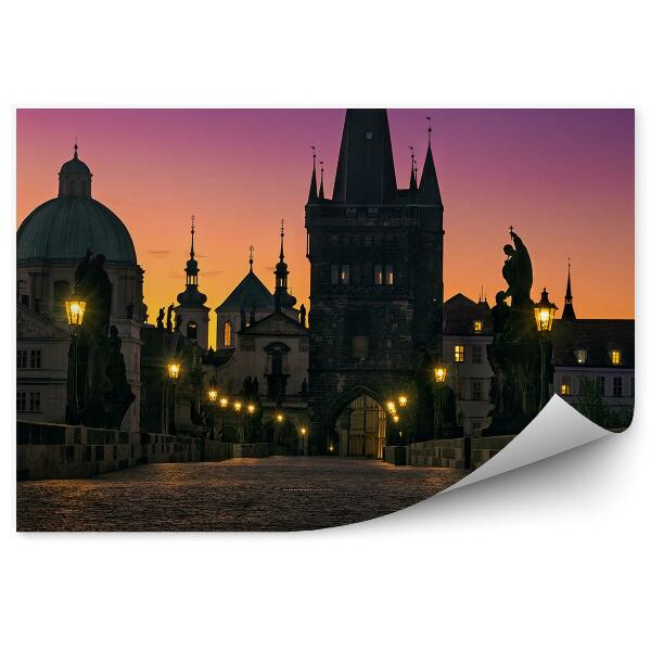 Fototapeta na stenu Karlov most Praga barvite skulpture na nebu