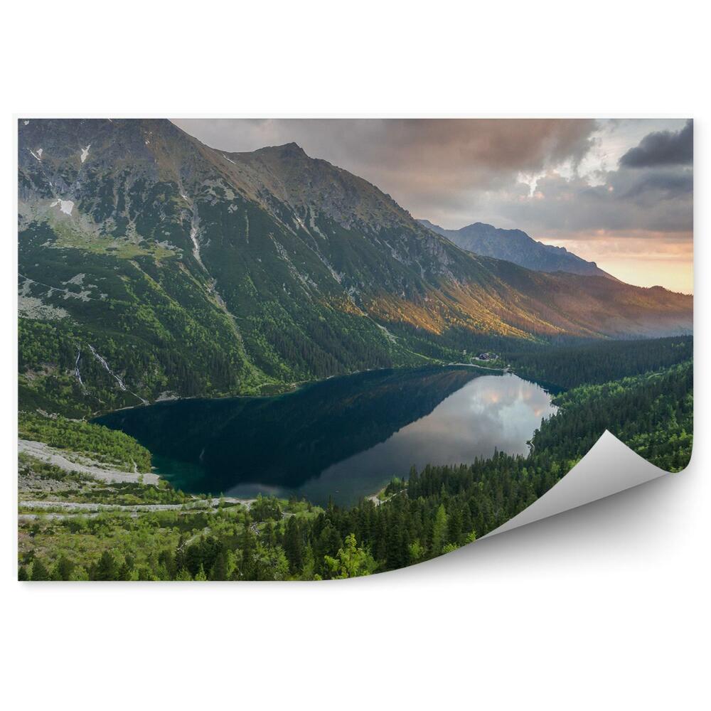 Fototapeta Hory Jazero Ihličnaté Stromy Skaly Mraky Západ Slnka