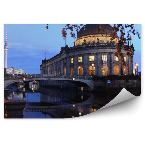 Fototapeta Televízna veža budovy pohľad na cestu autá Berlín obloha mraky Nemecko