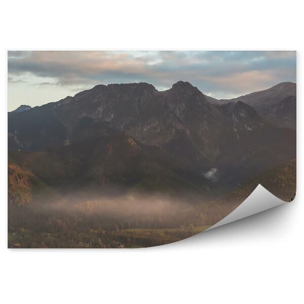 Fototapeta na stenu Giewont hory domy ihličnaté stromy obloha mraky tatry