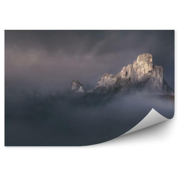 Fototapeta na stenu Hory prechádzajú hmla tma