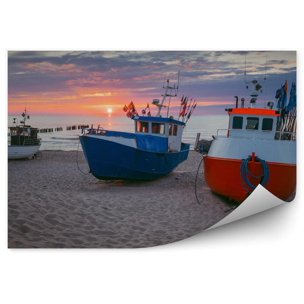 Fototapeta na stenu Pobrežie Baltského mora farebné lode