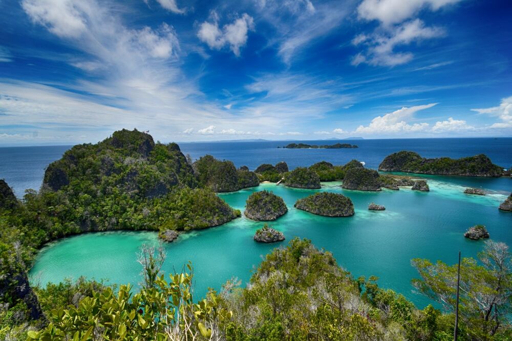 Fototapeta na stenu Ostrovy pianemo v súostroví raja ampat v indonézii