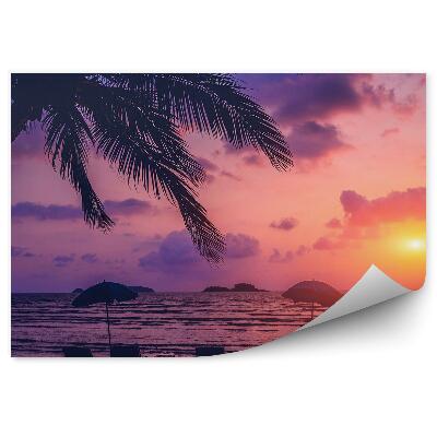 Fototapeta na stenu Krásna tropická pláž ležadlá fialová