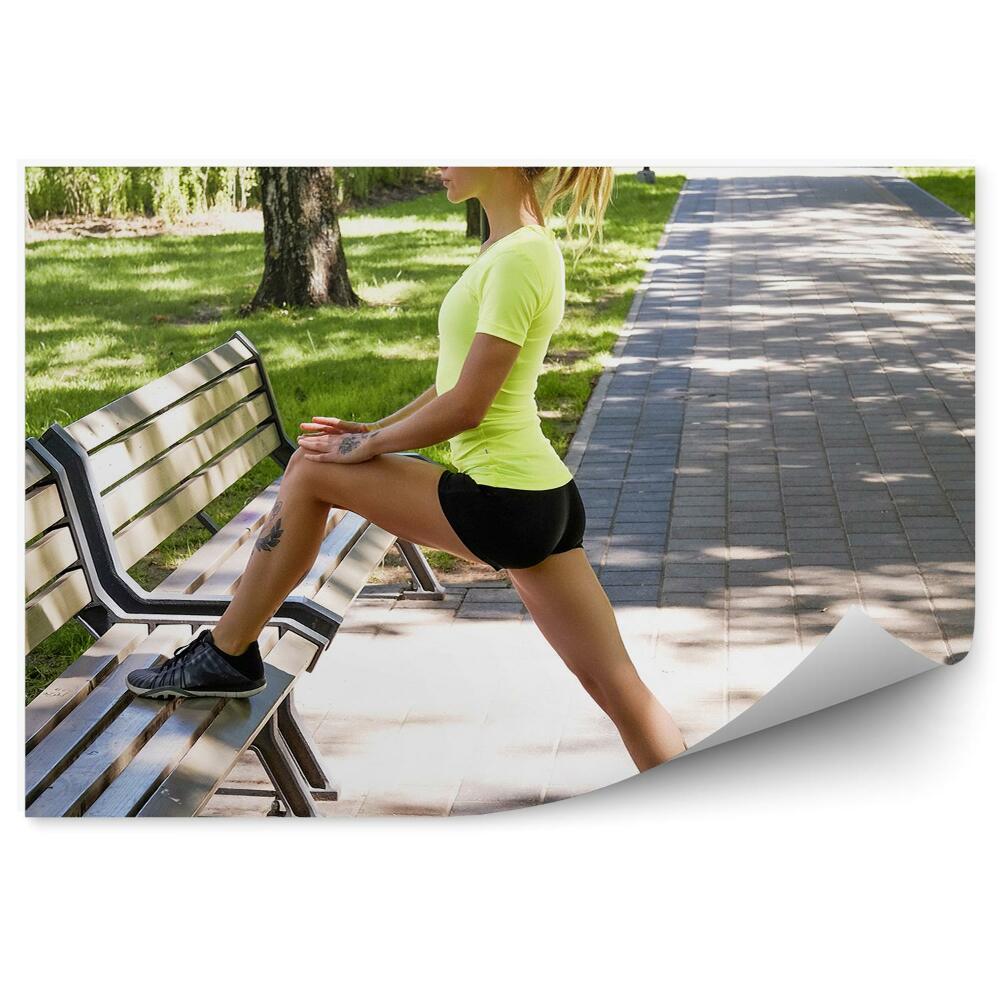 Fototapeta na stenu Raztezanje park šport ženska drevo pot klop