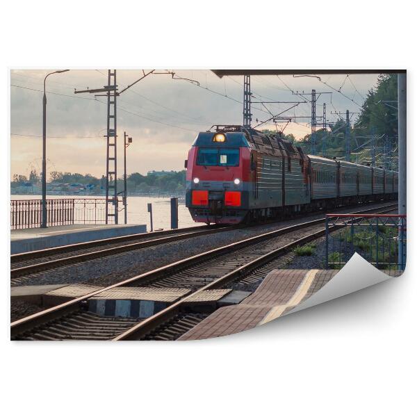 Fototapeta na stenu Osobný Vlak Železničné Trate Mesto Nástupište