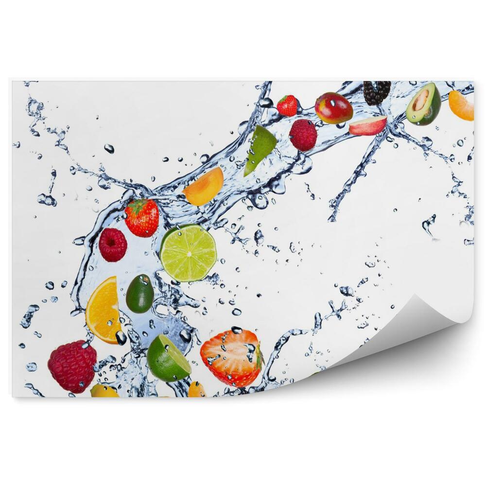 Fototapeta na stenu Ovocie zaliate kvapkou vody izolované na bielom pozadí