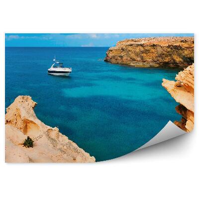 Fototapeta Pobrežie skaly Baleárske ostrovy loď voda