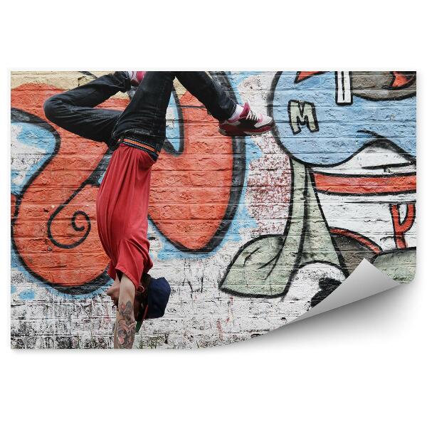 Fototapeta Breakdance na ulici grafiti