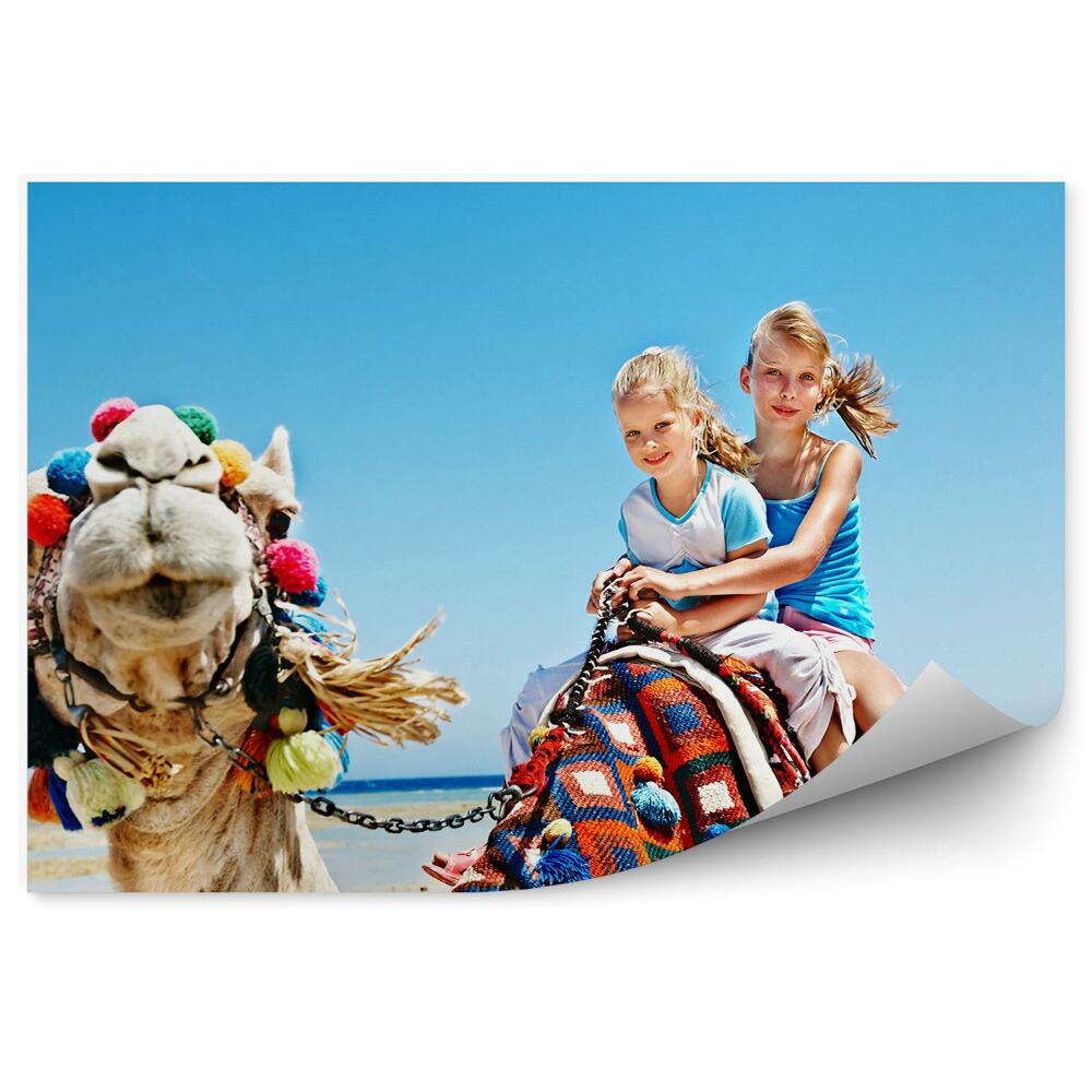 Fototapeta na stenu Detskí Turisti Na Ťave