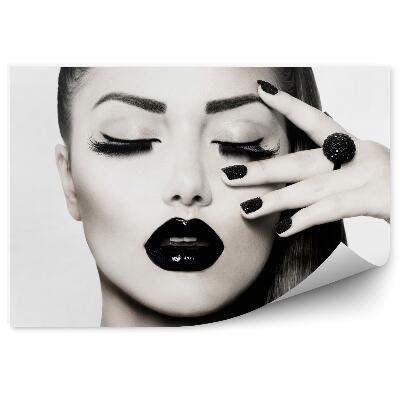 Fototapeta na stenu Čiernobiely Portrét Brunetky. Módna Manikúra