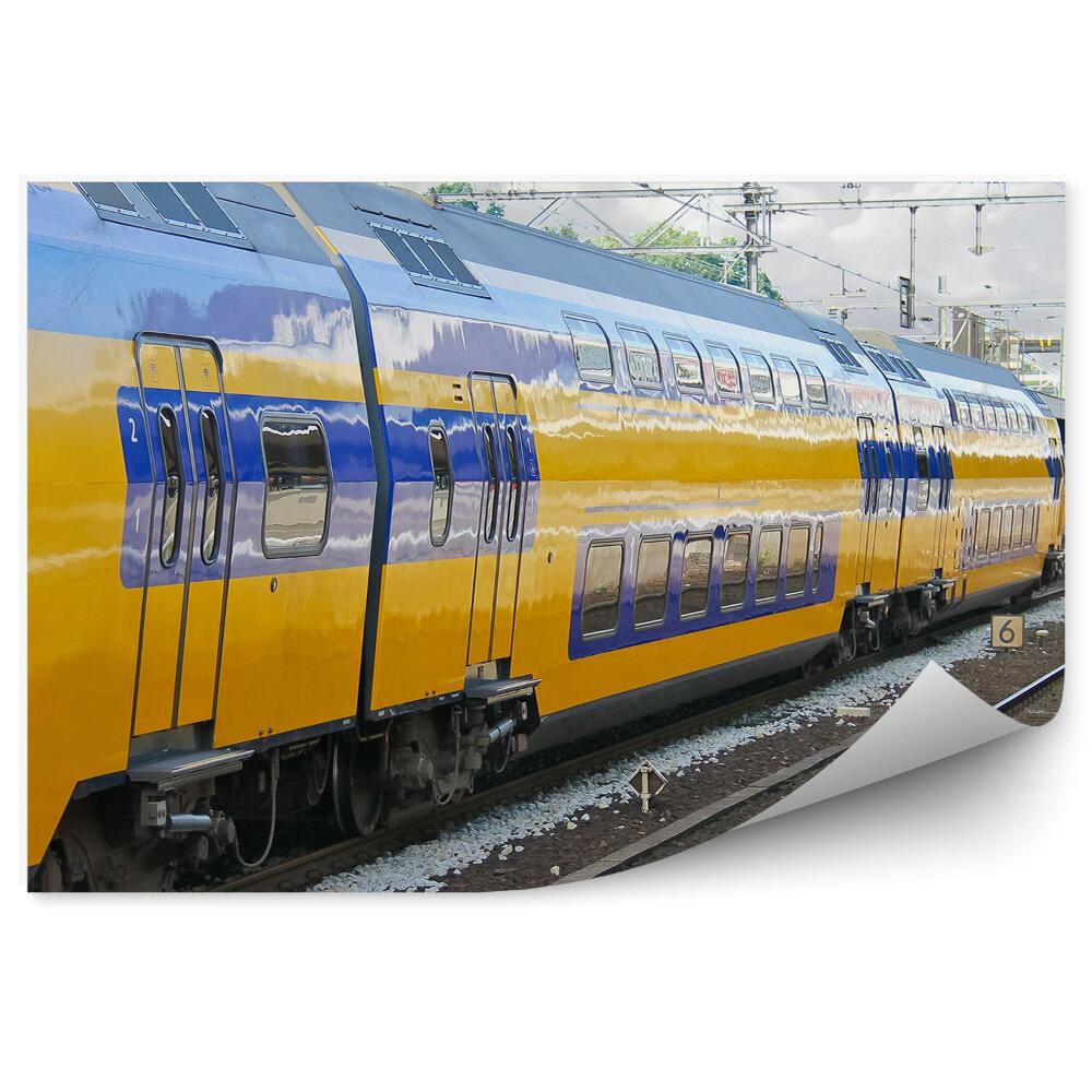 Fototapeta na stenu Rumena modra vlakovna ploščad