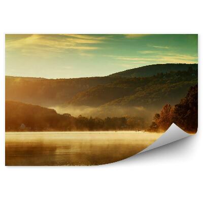 Fototapeta Krásna jesenná krajina jazera v rannej hmle