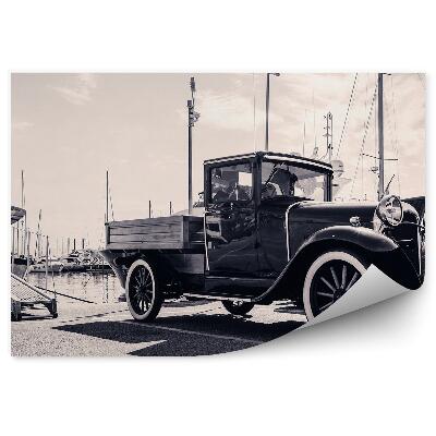 Fototapeta na stenu Klasický nákladný automobil s návesom v prístave