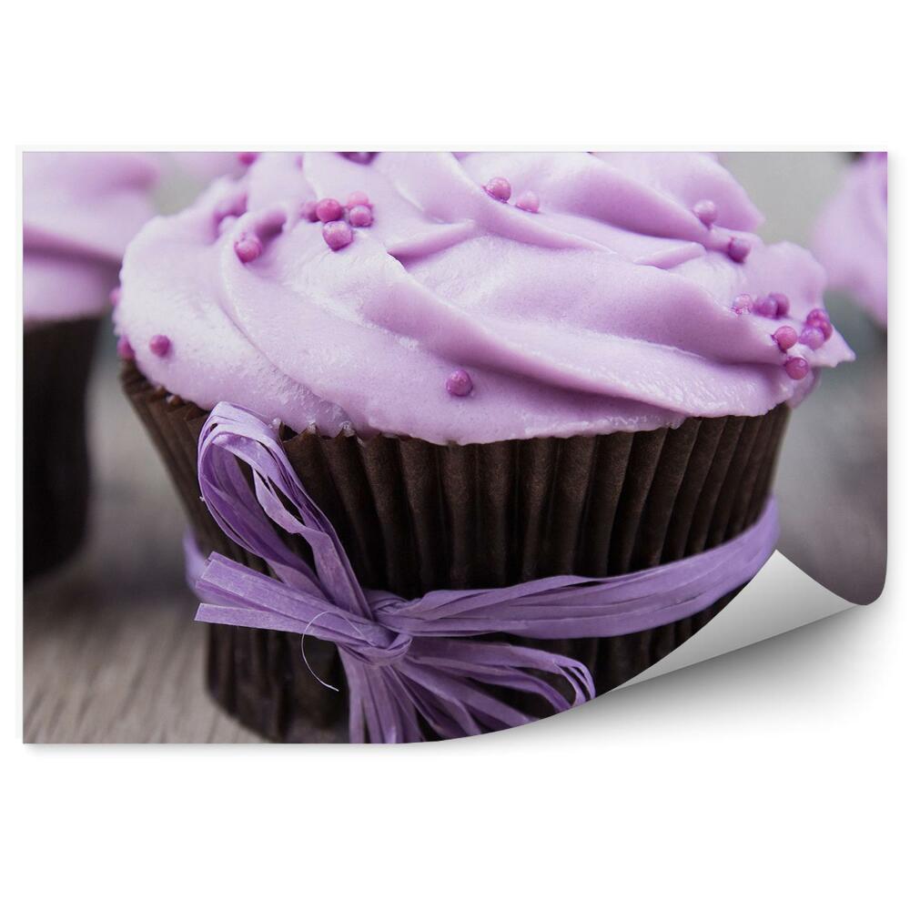 Fototapeta na stenu Cupcakes mašľa fialová šľahačka drevo