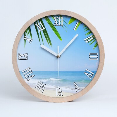 Nástenné drevené hodiny Palmy a plážový výhľad na oceán.