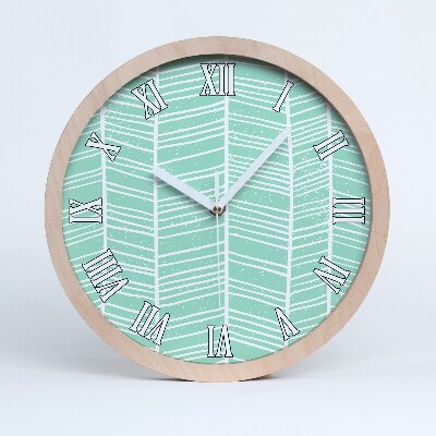 Nástenné drevené hodiny Chevronový vzor s jemnými pruhmi.