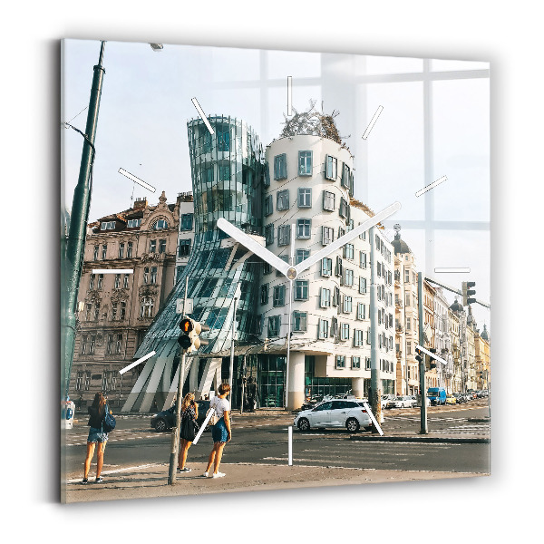 Sklenené hodiny na stenu Tancujúci dom Praha