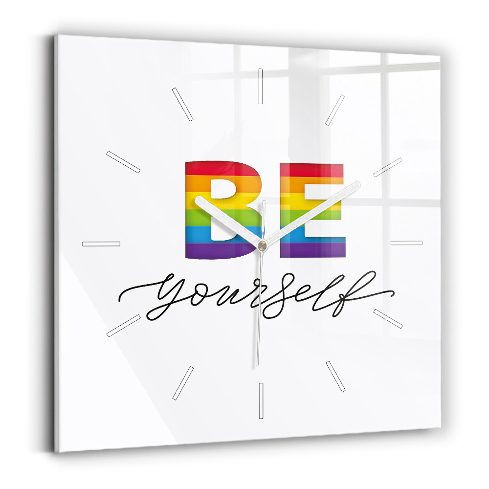 Štvorcové nástenné hodiny Nápis Buď sám sebou