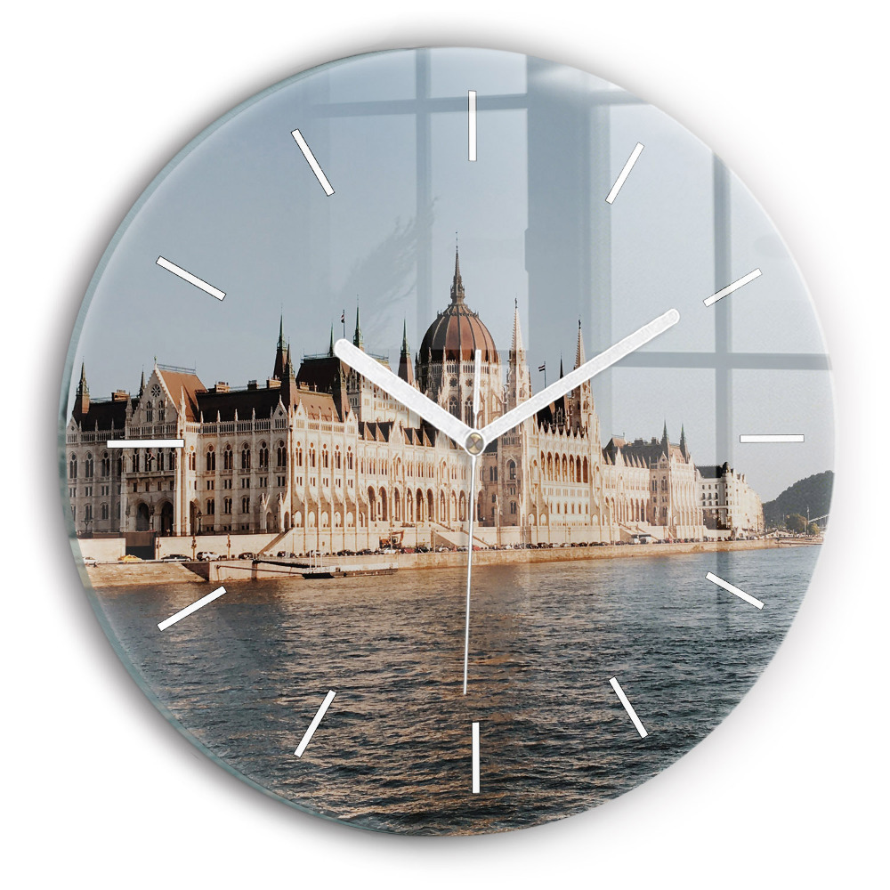Okrúhle hodiny Parlament v Budapešti