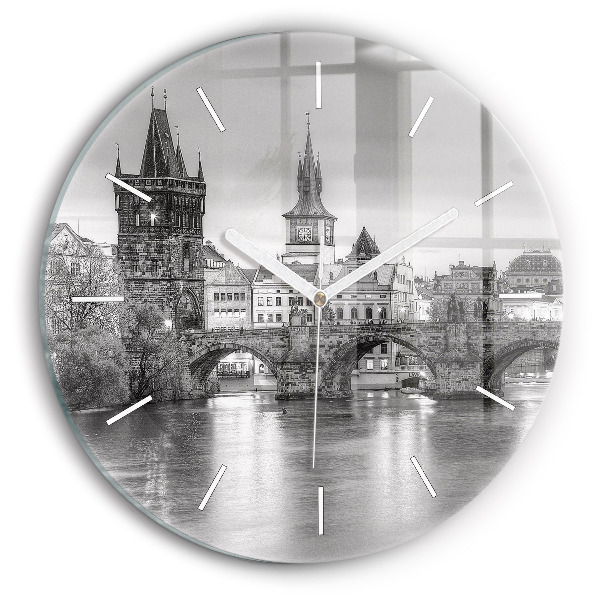 Okrúhle sklenené hodiny Karlov most v Prahe