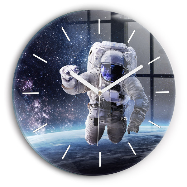 Okrúhle sklenené hodiny Astronaut nad zemou